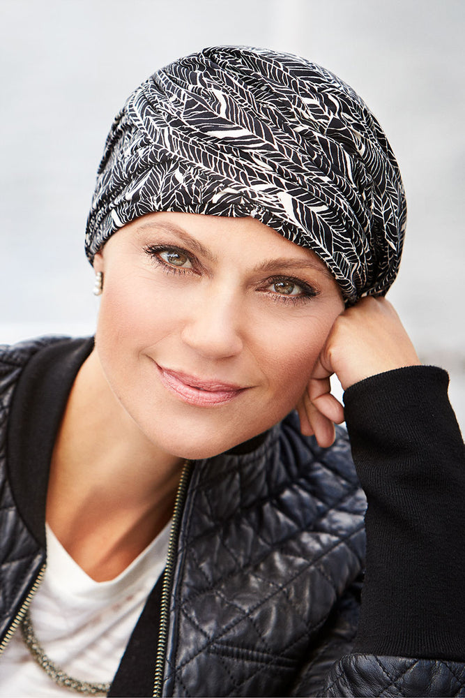
            
                Load image into Gallery viewer, Style 915 - Luna Turban
            
        