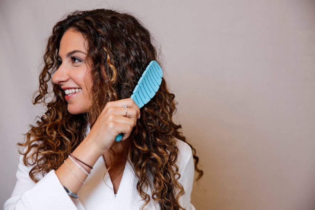 The Flex Brush Petite in blue perfect for curly or wavy hair